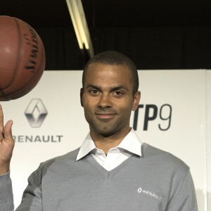 Tony Parker participe à une conférence de presse pour la présentation de la nouvelle campagne du Renault Koleos à Buenos Aires en Argentine le 20 juillet 2017.