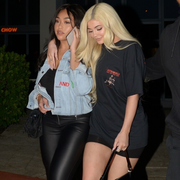 Kylie Jenner et son amie Jordyn Woods sont allées diner au restaurant Mr Chow à Miami, le 11 novembre 2018