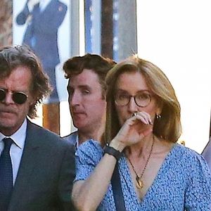 Felicity Huffman et son mari William H. Macy sont allés assister à la remise du diplôme de leur fille Sofia Grace à Hollywood, Los Angeles, le 10 juin 2019