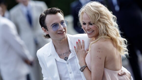 Pamela Anderson à son fils de 23 ans : "Tu devrais penser au mariage !"