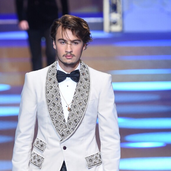 Brandon Lee, fils de Tommy Lee et Pamela Anderson, défile pour Dolce & Gabbana lors de la fashion week de Milan le 13 janvier 2018.