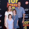 Alyson Hannigan, son mari Alexis Denisof et leurs filles Satyana et Keeva à la première du film d'animation Disney et Pixar "Toy Story 4" au théâtre El Capitan à Los Angeles, Californie, Etats-Unis, le 11 juin 2019.