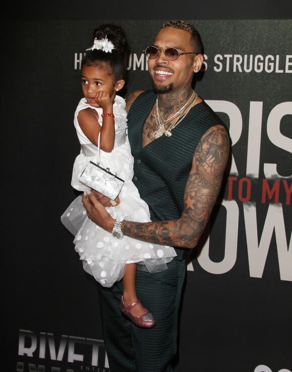 Chris Brown et sa fille Royalty Brown - Première du film "Chris Brown : Welcome To My Life" à Los Angeles. Le 6 juin 2017 © CPA / Bestimage