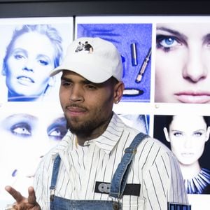 Chris Brown - Soirée L'Oréal Paris "Blue Obsession" à l'occasion des 10 ans de collaboration de Doutzen Kroes, dans la suite L'Oréal à l'hôtel Martinez, lors du 69ème Festival International du Film de Cannes. Le 18 mai 2016 © Borde-Moreau / Bestimage