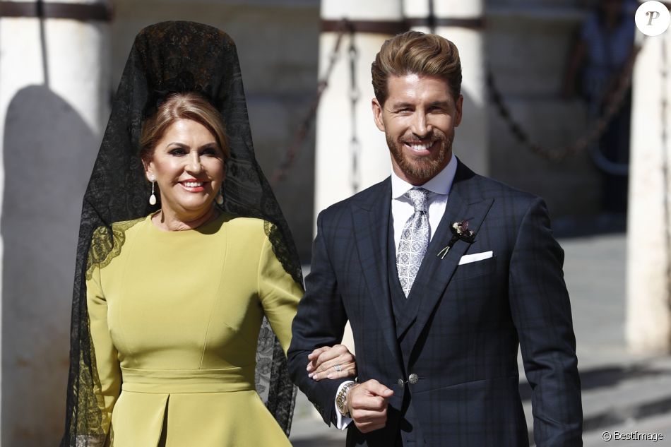 Le footballeur Sergio Ramos et sa mère Paqui Garcia , Mariage du footballeur Sergio Ramos et de l\u0027actrice Pilar Rubio à Seville en Espagne, le 15 juin 2019.