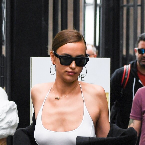 Irina Shayk et Stella Maxwell ont été aperçues dans les rues de Florence en Italie, le 14 juin 2019.