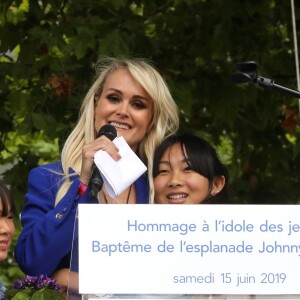 Laeticia Hallyday et ses filles Jade et Joy inaugurent une esplanade portant le nom de Johnny Hallyday située en face du Zénith de Toulouse, le 15 juin 2019, date hautement symbolique puisque le rockeur aurait eu 76 ans. © Dominique Jacovides/Bestimage