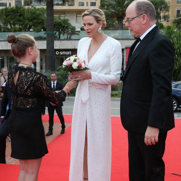 Le prince Albert II de Monaco et la princesse Charlene de Monaco (en robe Louis Vuitton) à leur arrivée à la soirée de clôture du 59e Festival de Télévision de Monte-Carlo au Grimaldi Forum à Monaco le 18 juin 2019. © Olivier Huitel/ Pool Organisation FTV/Bestimage