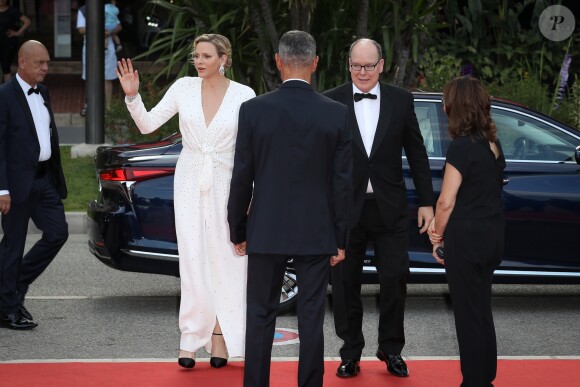 Le prince Albert II de Monaco et la princesse Charlene de Monaco (en robe Louis Vuitton) à leur arrivée à la soirée de clôture du 59e Festival de Télévision de Monte-Carlo au Grimaldi Forum à Monaco le 18 juin 2019. © Olivier Huitel/ Pool Organisation FTV/Bestimage
