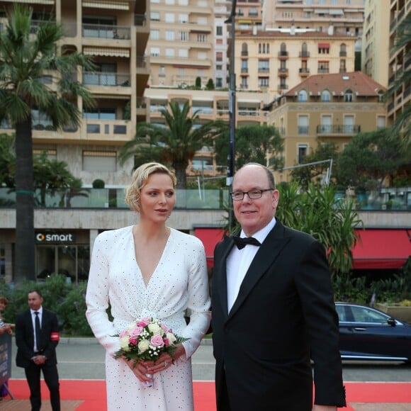 Le prince Albert II de Monaco et la princesse Charlene de Monaco (en robe Louis Vuitton) à leur arrivée à la soirée de clôture du 59e Festival de Télévision de Monte-Carlo au Grimaldi Forum à Monaco le 18 juin 2019. © Olivier Huitel/ Pool Organisation FTV/Bestimage