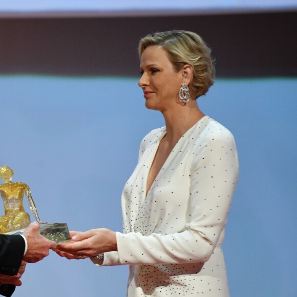 La princesse Charlene (robe Louis Vuitton) et le prince Albert II de Monaco avec Michael Douglas lors de la cérémonie de remise des Nymphes d'or du 59e Festival de Télévision de Monte-Carlo au Grimaldi Forum à Monaco le 18 juin 2019. © Bruno Bebert/Bestimage