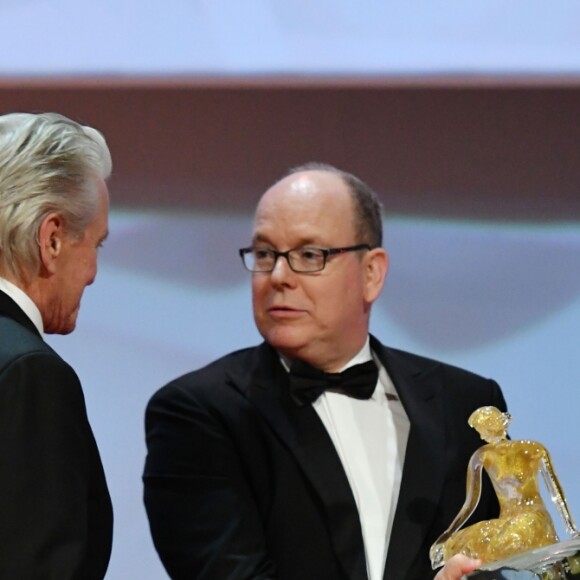 La princesse Charlene (robe Louis Vuitton) et le prince Albert II de Monaco et Michael Douglas lors de la cérémonie de remise des Nymphes d'or du 59e Festival de Télévision de Monte-Carlo au Grimaldi Forum à Monaco le 18 juin 2019. © Bruno Bebert/Bestimage