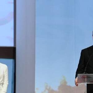 Le prince Albert II de Monaco et la princesse Charlene de Monaco (en robe Louis Vuitton) lors de la cérémonie de remise des Nymphes d'or du 59e Festival de Télévision de Monte-Carlo au Grimaldi Forum à Monaco le 18 juin 2019. © Bruno Bebert/Bestimage