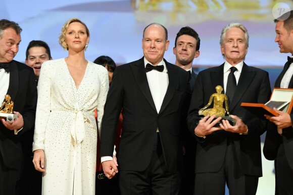 La princesse Charlene (robe Louis Vuitton) et le prince Albert II de Monaco et Michael Douglas lors de la cérémonie de remise des Nymphes d'or du 59e Festival de Télévision de Monte-Carlo au Grimaldi Forum à Monaco le 18 juin 2019. © Bruno Bebert/Bestimage