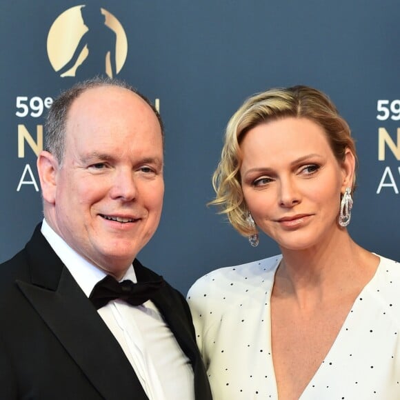 Le prince Albert II de Monaco et la princesse Charlene (en robe Louis Vuitton) au photocall de la cérémonie de remise des Nymphes d'or du 59e Festival de Télévision de Monte-Carlo le 18 juin 2019 au Grimaldi Forum à Monaco. © Bruno Bebert/Bestimage