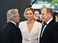 Charlene de Monaco : Audace et décolleté en Louis Vuitton pour Michael Douglas