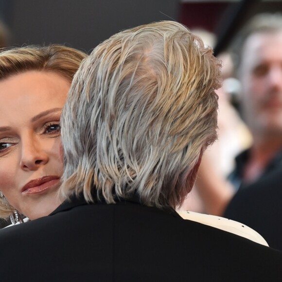 La princesse Charlene et le prince Albert II de Monaco rencontrant Michael Douglas lors du photocall de la cérémonie de remise des Nymphes d'or du 59e Festival de Télévision de Monte-Carlo le 18 juin 2019 au Grimaldi Forum à Monaco. © Bruno Bebert/Bestimage