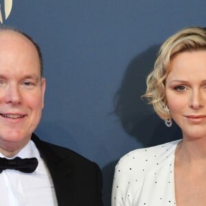 Le prince Albert II de Monaco et la princesse Charlene lors du photocall de la cérémonie de remise des Nymphes d'or du 59e Festival de Télévision de Monte-Carlo le 18 juin 2019 au Grimaldi Forum à Monaco. © Bruno Bebert/Bestimage