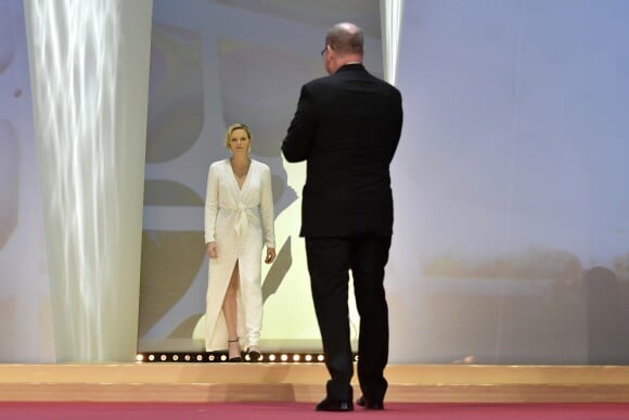 La princesse Charlene de Monaco a fait une apparition très remarquée, vêtue d'une robe Louis Vuitton, lors de la cérémonie de remise des Nymphes d'or du 59e Festival de Télévision de Monte-Carlo le 18 juin 2019 au Grimaldi Forum à Monaco. © Norbert Scanella/Panoramic/Bestimage