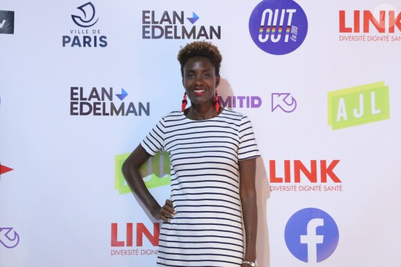 La journaliste Rokhaya Diallo au photocall de la 3e cérémonie des Out d'Or, qui célèbrent la visibilité des personnes LGBTI, au Cabaret Sauvage le 18 juin 2019.