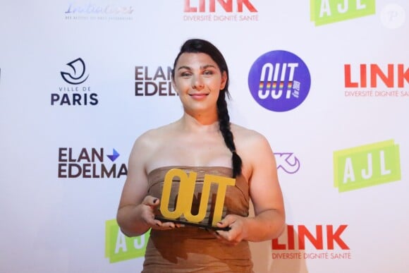 La sportive de l'année est la rugbywoman Alexia Cerenys au photocall de la 3e cérémonie des Out d'Or, qui célèbrent la visibilité des personnes LGBTI, au Cabaret Sauvage le 18 juin 2019.