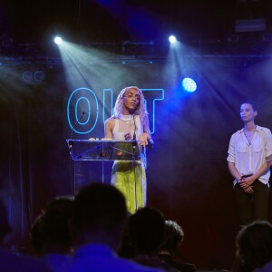 Bilal Hassani, personnalité LGBTI de l'année, lors de la 3e cérémonie des Out d'Or, qui célèbrent la visibilité des personnes LGBTI, au Cabaret Sauvage le 18 juin 2019.