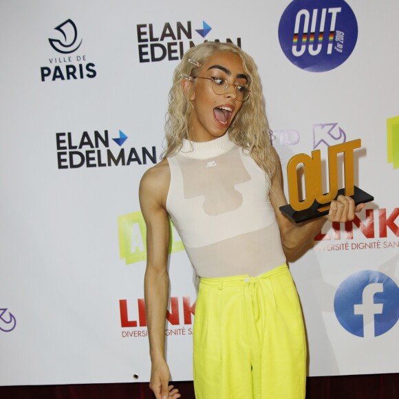 Bilal Hassani, personnalité LGBTI de l'année, au photocall de la 3e cérémonie des Out d'Or, qui célèbrent la visibilité des personnes LGBTI, au Cabaret Sauvage le 18 juin 2019. © Marc Ausset-Lacroix/Bestimage