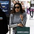 Eva Longoria est allée faire du shopping chez 'Barnes &amp; Noble' à West Hollywood, le 21 juin 2019
