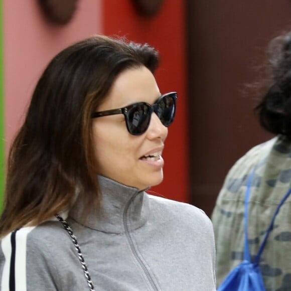 Eva Longoria est allée faire du shopping chez 'Barnes & Noble' à West Hollywood, le 21 juin 2019