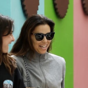 Eva Longoria est allée faire du shopping chez 'Barnes & Noble' à West Hollywood, le 21 juin 2019