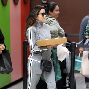 Eva Longoria est allée faire du shopping chez 'Barnes & Noble' à West Hollywood, le 21 juin 2019