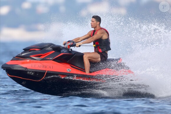 Cristiano Ronaldo en vacances à Saint-Tropez le 23 juin 2019.