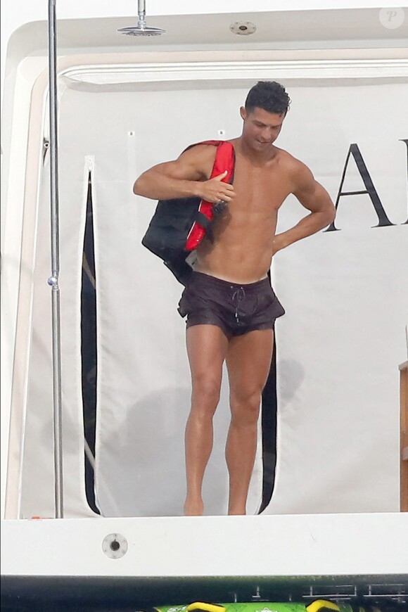 Cristiano Ronaldo en vacances à Saint-Tropez le 23 juin 2019.