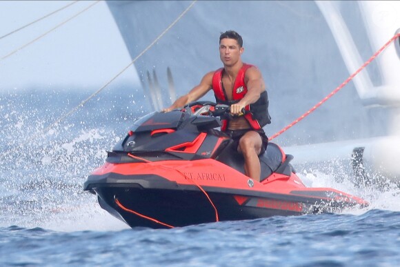 Cristiano Ronaldo en vacances à Saint-Tropez le 23 juin 2019.