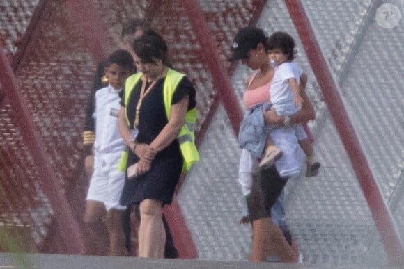 Exclusif - Cristiano Ronaldo, sa compagne Georgina Rodriguez et ses enfants Alana Martina dos Santos Aveiro, Cristiano Jr, Eva Maria Dos Santos, Mateo Ronaldo embarquent dans un jet privé après avoir passé une semaine au dans l'hôtel cinq étoiles Westin Resort Costa Navarino, à l'aéroport de Kalamata en Grèce, le 18 juin 2019.
