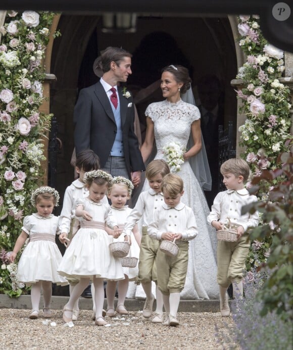 Pippa Middleton, son mari James Matthews, le prince George de Cambridge et la princesse Charlotte de Cambridge - Mariage de P. Middleton et J. Matthew, en l'église St Mark Englefield, Berkshire, Royaume Uni, le 20 mai 2017.