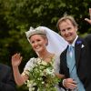 Lady Melissa Percy au bras de son père Lord Ralph Percy, duc de Northumberland, lors de son mariage avec Thomas van Straubenzee le 21 juin 2013 au château d'Alnwick.