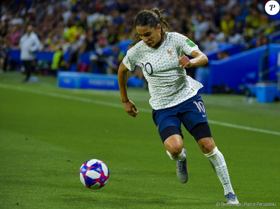 Amel Majri lors de la 8ème de finale de la Coupe du Monde Féminine de