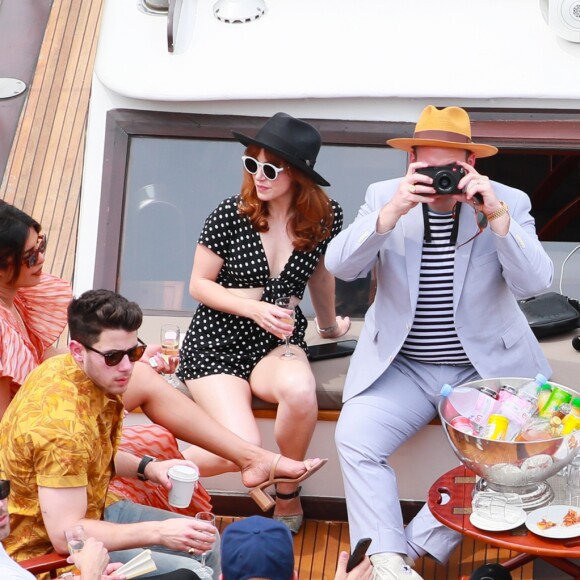 Nick Jonas, sa femme Priyanka Chopra, Joe Jonas et sa femme Sophie Turner et Wilmer Valderrama et sa compagne Amanda Pacheco une croisière privée en bateau. Sont également présents John Taylor et sa femme Lola Kelly, Paris, le 24 juin 2019.