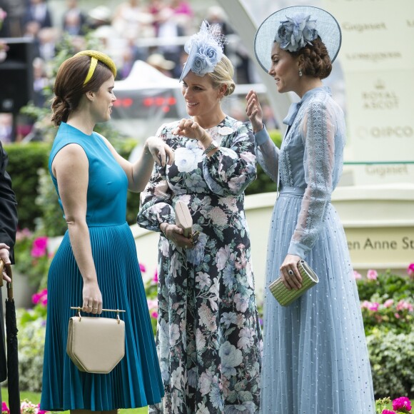 Zara Phillips (Tindall) entre la princesse Eugenie d'York et la duchesse Catherine de Cambridge le 18 juin 2019 lors du Royal Ascot.