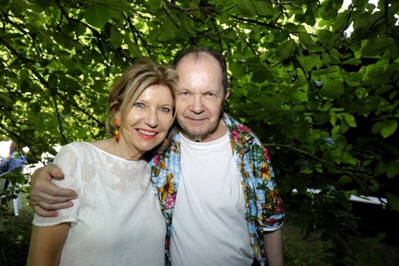 Exclusif - Philippe Bilger et sa femme - Garden party organisée par Babette de Rozières chez elle à Maule le 30 juin 2019. © Cédric Perrin/Bestimage