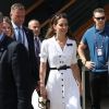 Kate Middleton, duchesse de Cambridge, en robe Suzannah à Wimbledon le 2 juillet 2019 à Londres, arrivant sur le court n°14.