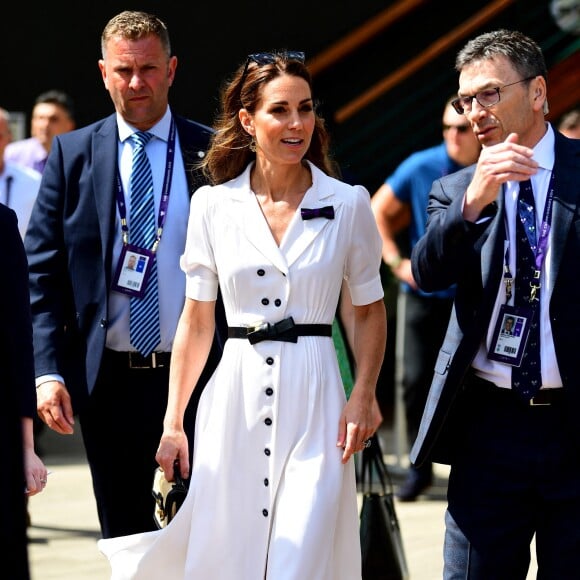 Kate Middleton, duchesse de Cambridge, en robe Suzannah à Wimbledon le 2 juillet 2019 à Londres.