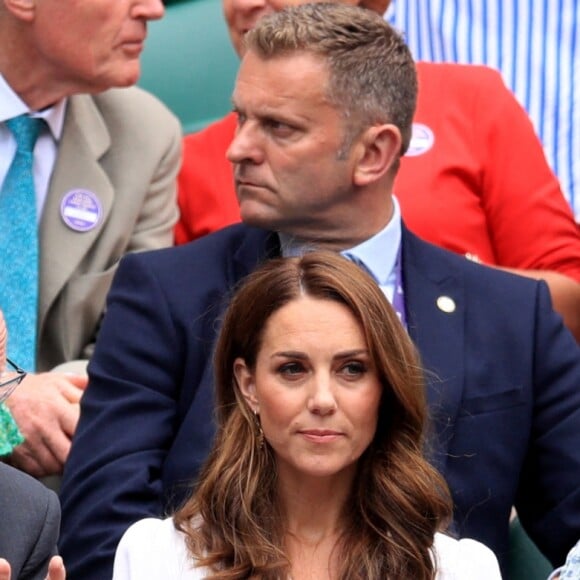 Kate Middleton, duchesse de Cambridge, dans la loge royale du court central à Wimbledon le 2 juillet 2019.