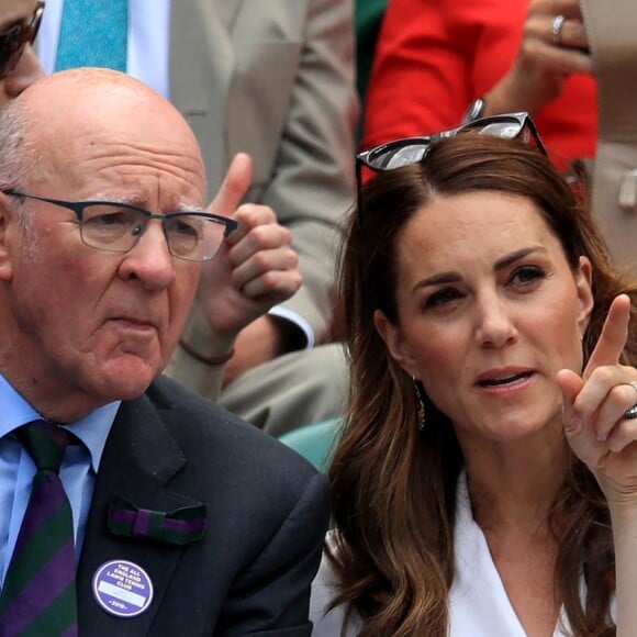 Kate Middleton, duchesse de Cambridge, dans la loge royale du court central à Wimbledon le 2 juillet 2019.