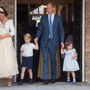 Le prince William, duc de Cambridge, Kate Catherine Middleton, duchesse de Cambridge, et leurs enfants, la princesse Charlotte, le prince George et le prince Louis - La famille royale d'Angleterre lors du baptême du prince Louis en la chapelle St James à Londres. Le 9 juillet 2018.