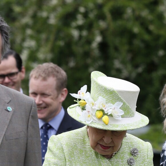 La reine Elizabeth II en visite à la ferme Gorgie City à Édimbourg, le 4 juillet 2019.