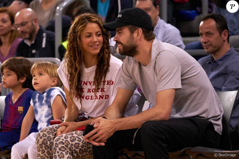 Shakira Son Mari Gerard Piqué Et Leurs Enfants Sasha Milan Dans Les