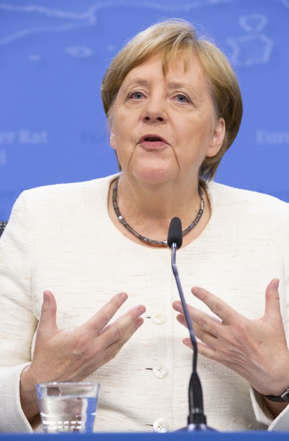 La Chancelière allemande Angela Merkel donne une conférence de presse et salue le renouvellement de l'équipe européenne lors du troisième jour du sommet européen à Bruxelles, Belgique, le 2 juillet 2019. © Alain Rolland/ImageBuzz/Bestimage