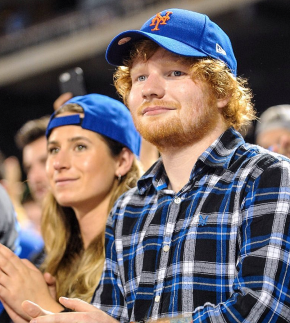 Cherry Seaborn est la femme du chanteur Ed Sheeran. Leur mariage a été confirmé en juillet 2019 par l'artiste.